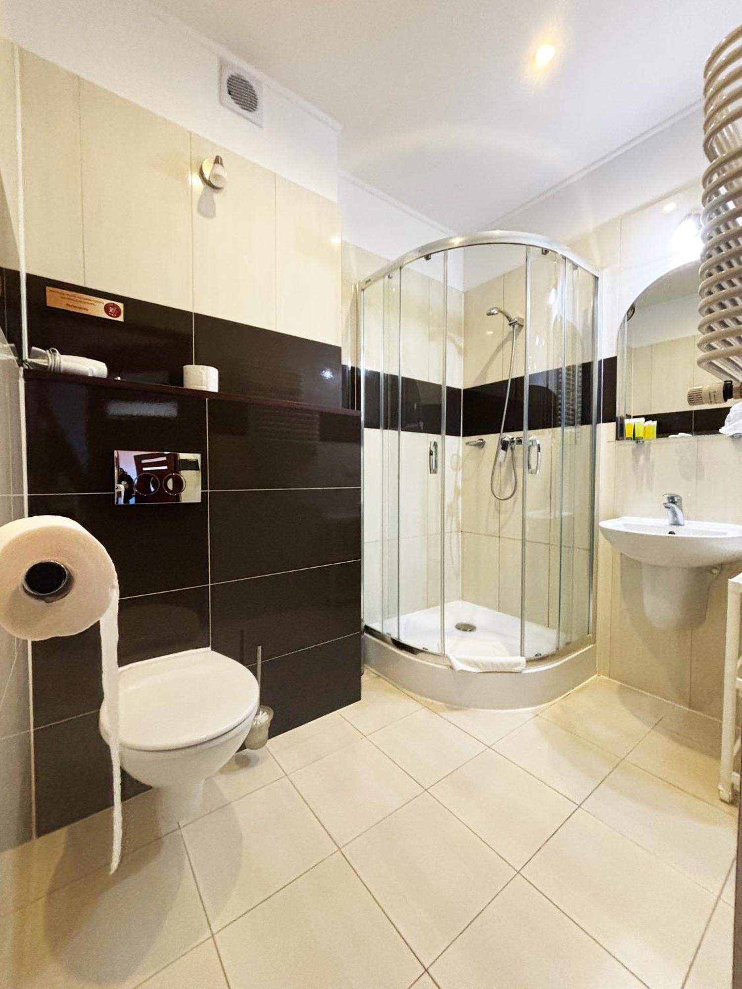 Hotel 365 Kielce Luaran gambar